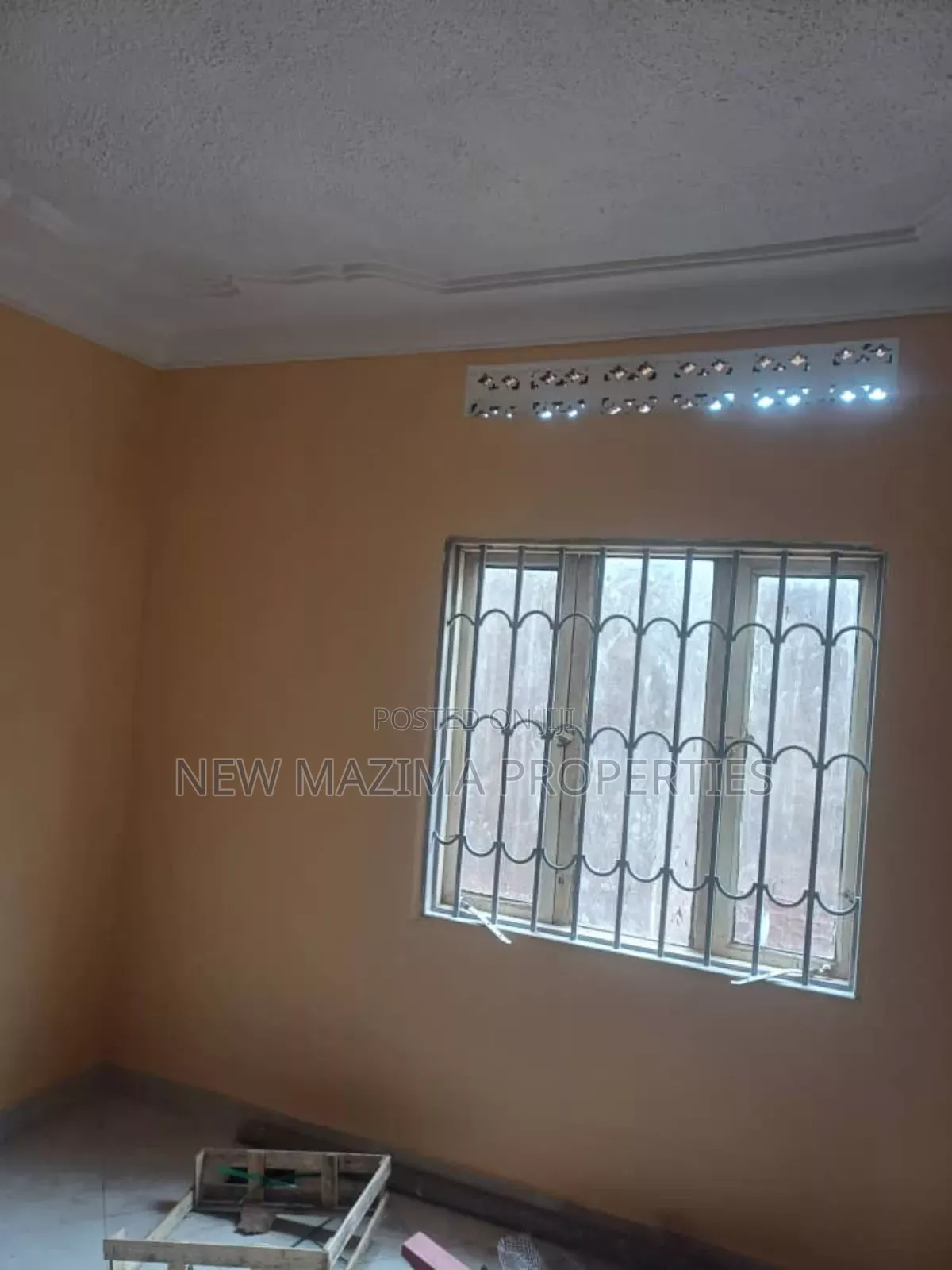 3bdrm House in Namasuba Town, Central Division for sale