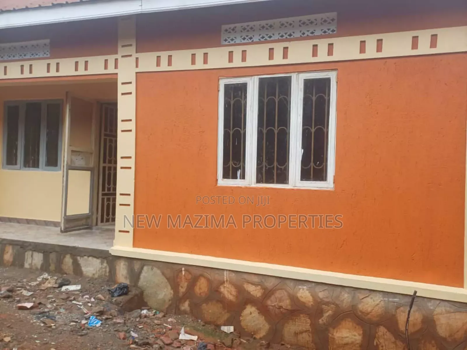 3bdrm House in Namasuba Town, Central Division for sale