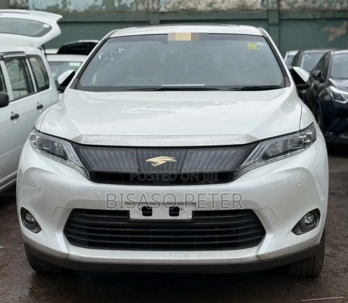Toyota Harrier 2.0 4WD 2017 White
