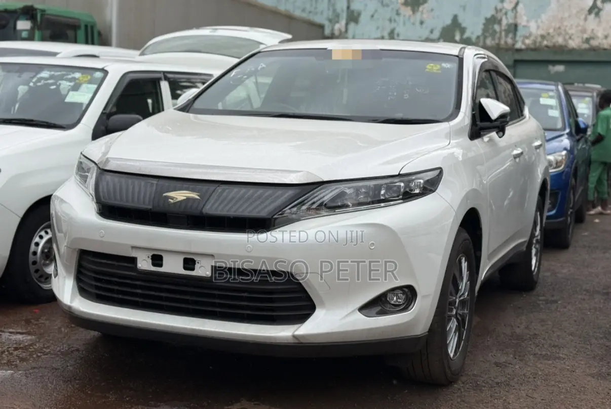 Toyota Harrier 2.0 4WD 2017 White