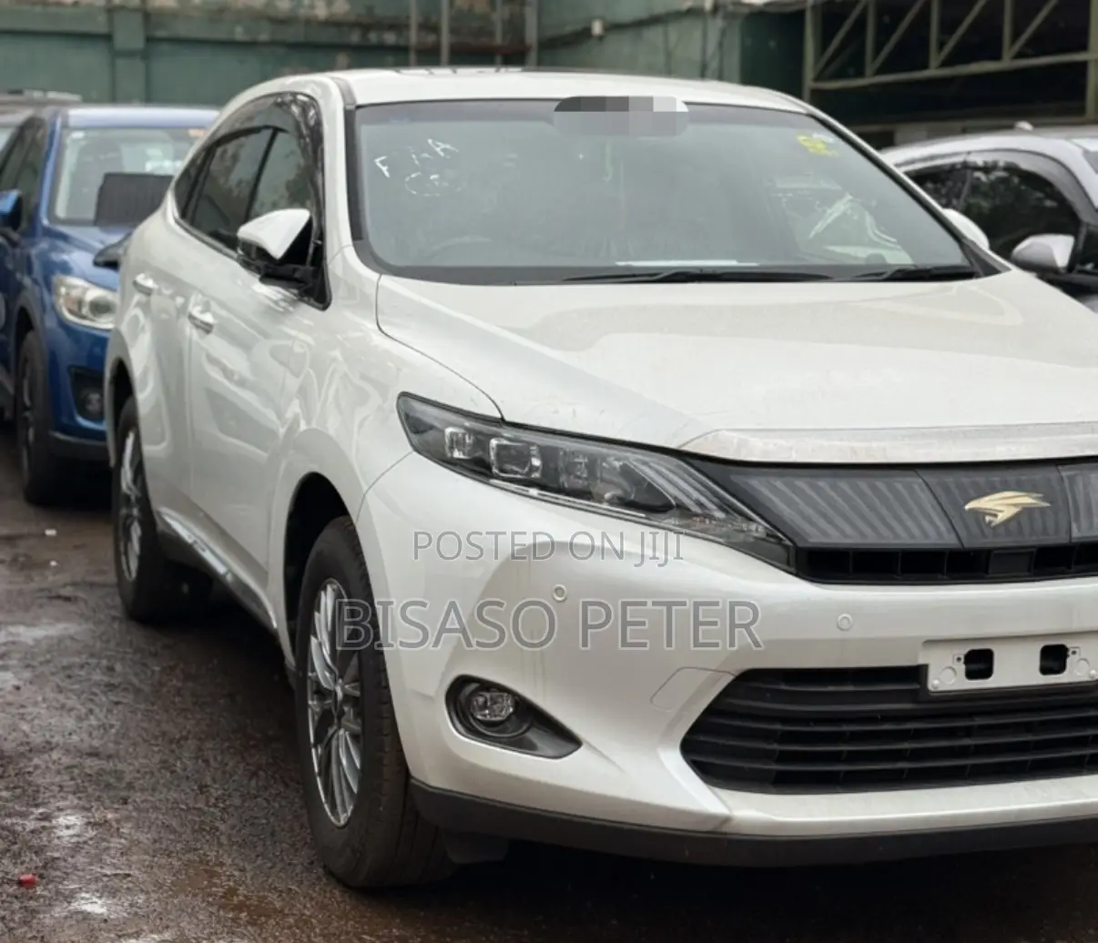 Toyota Harrier 2.0 4WD 2017 White