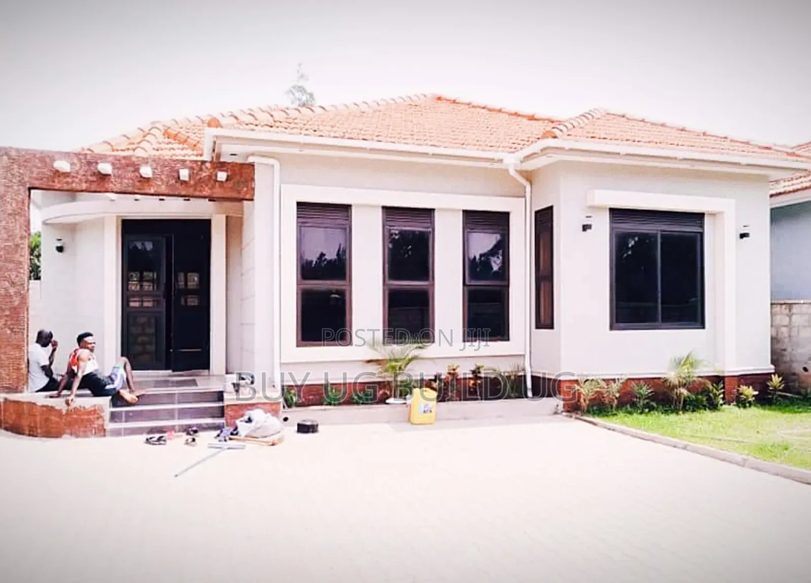 3bdrm Bungalow in Kira Mamelto Road, Central Division for sale
