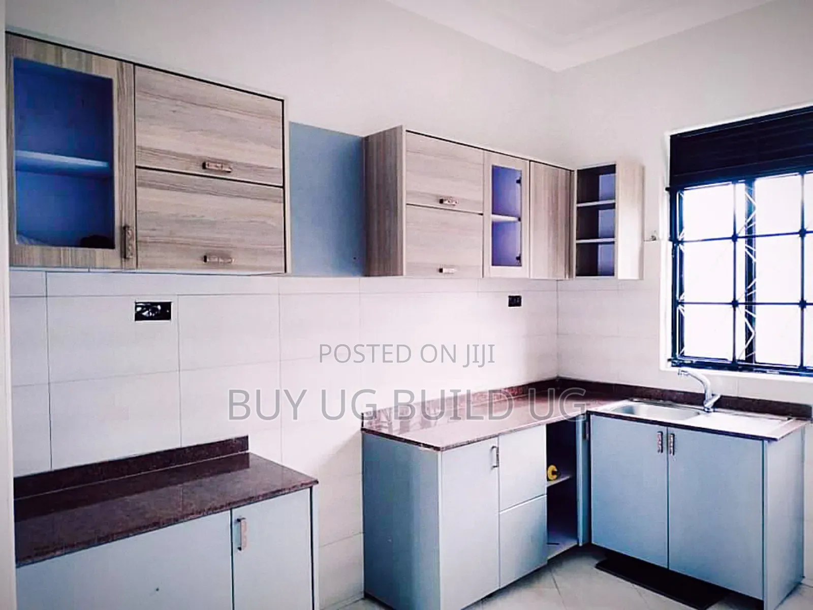3bdrm Bungalow in Kira Mamelto Road, Central Division for sale