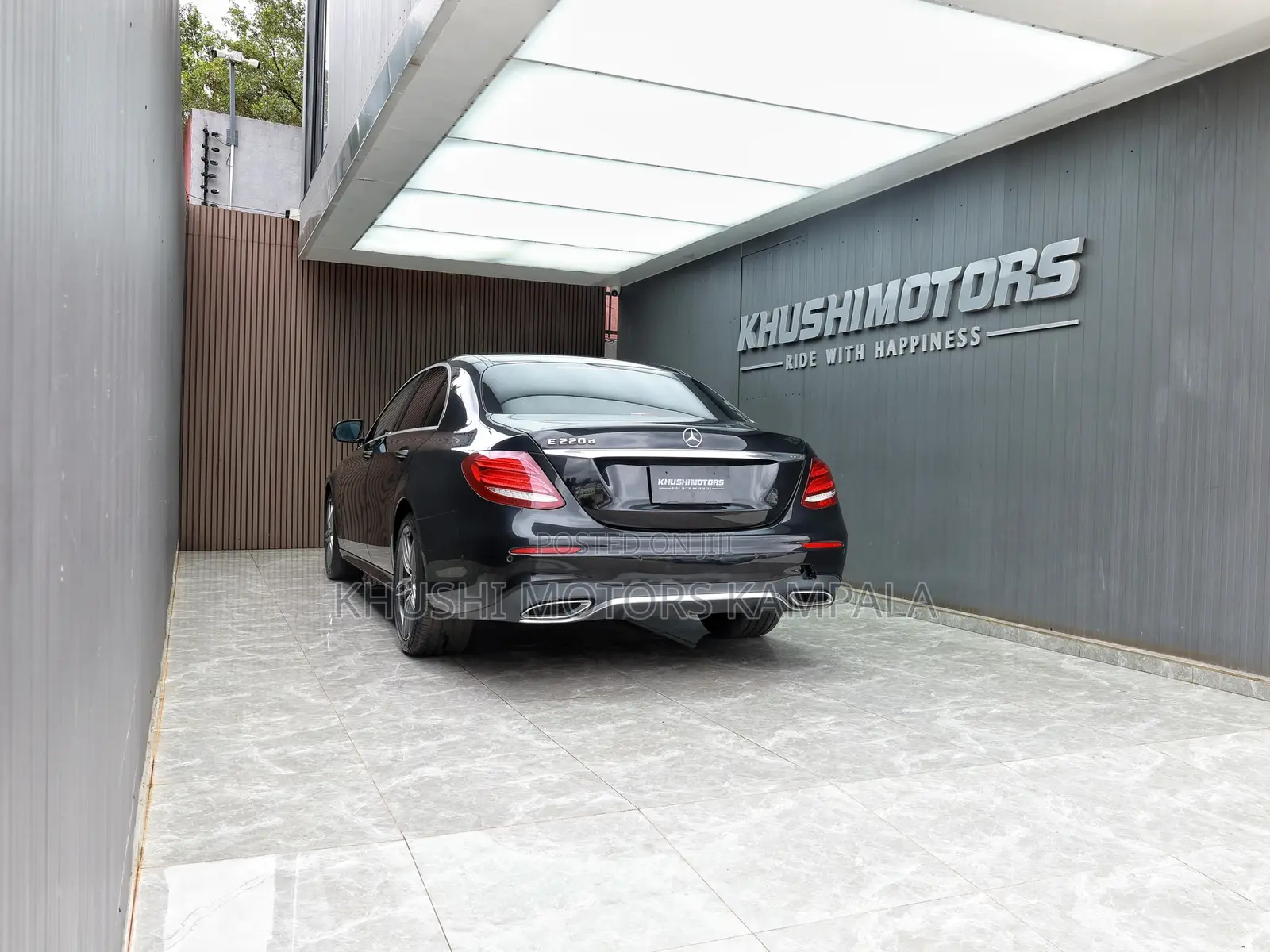 Mercedes-Benz E220 2017 Black