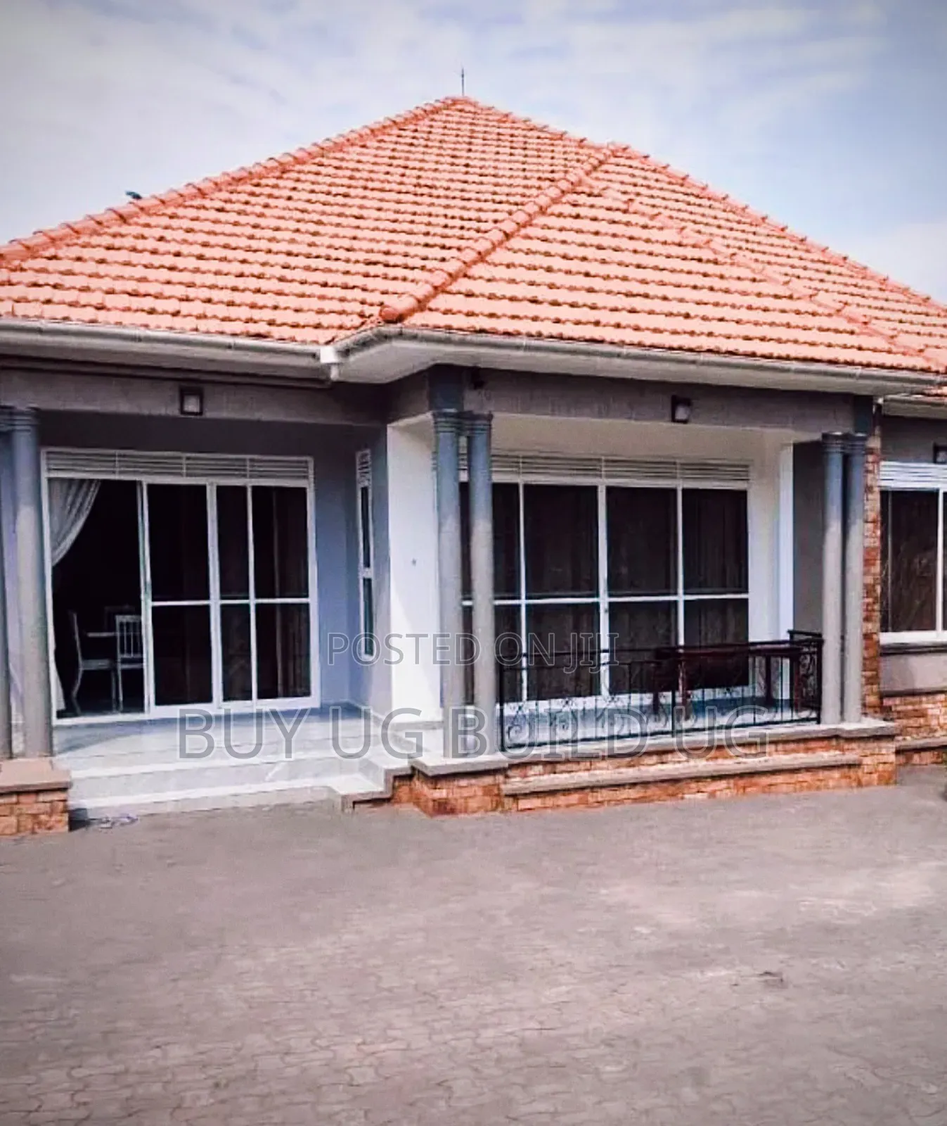 4bdrm Bungalow in Kira Mamelto Road, Central Division for sale