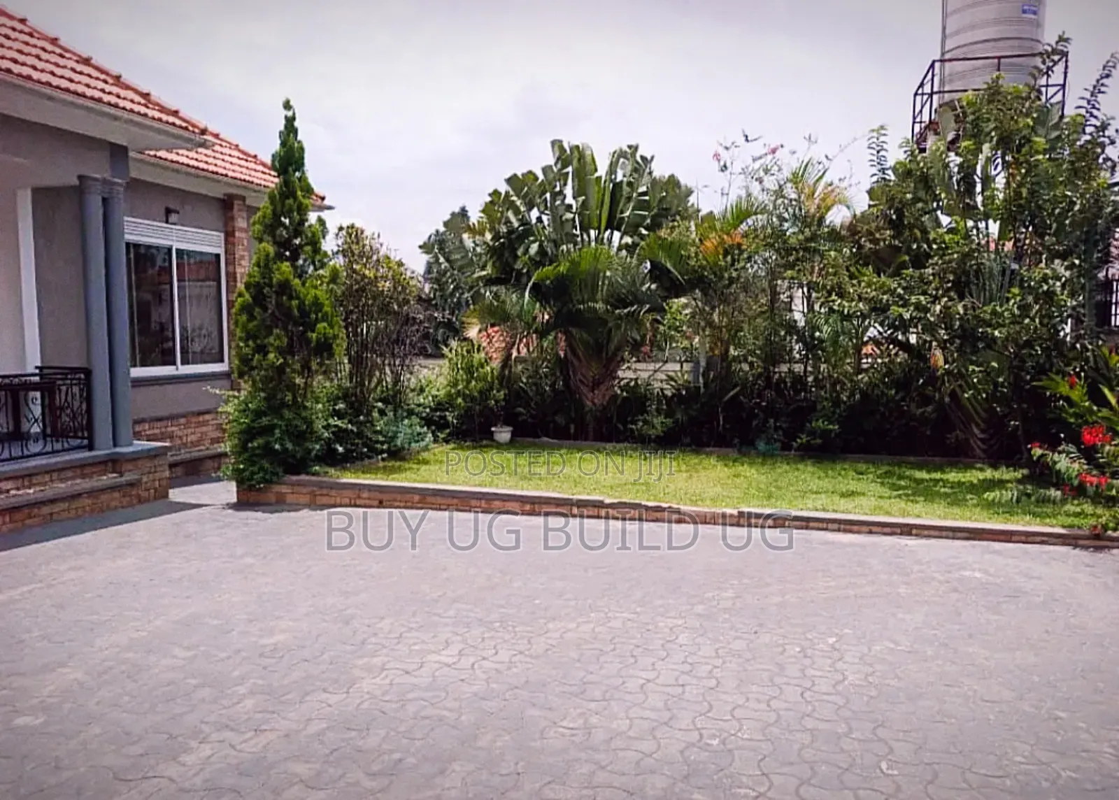4bdrm Bungalow in Kira Mamelto Road, Central Division for sale