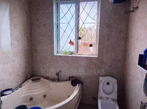 4bdrm Bungalow in Kira Mamelto Road, Central Division for sale