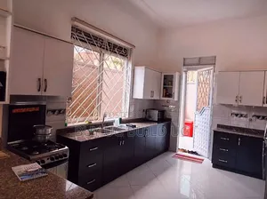 4bdrm Bungalow in Kira Mamelto Road, Central Division for sale