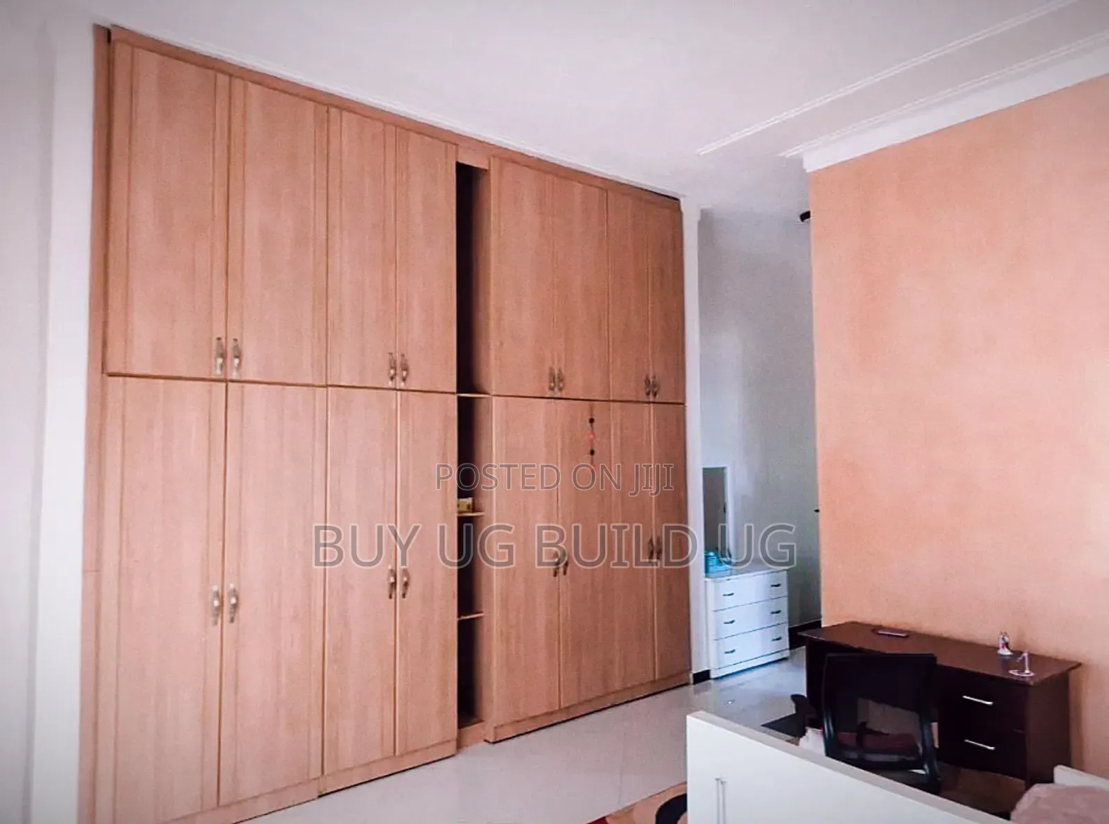 4bdrm Bungalow in Kira Mamelto Road, Central Division for sale