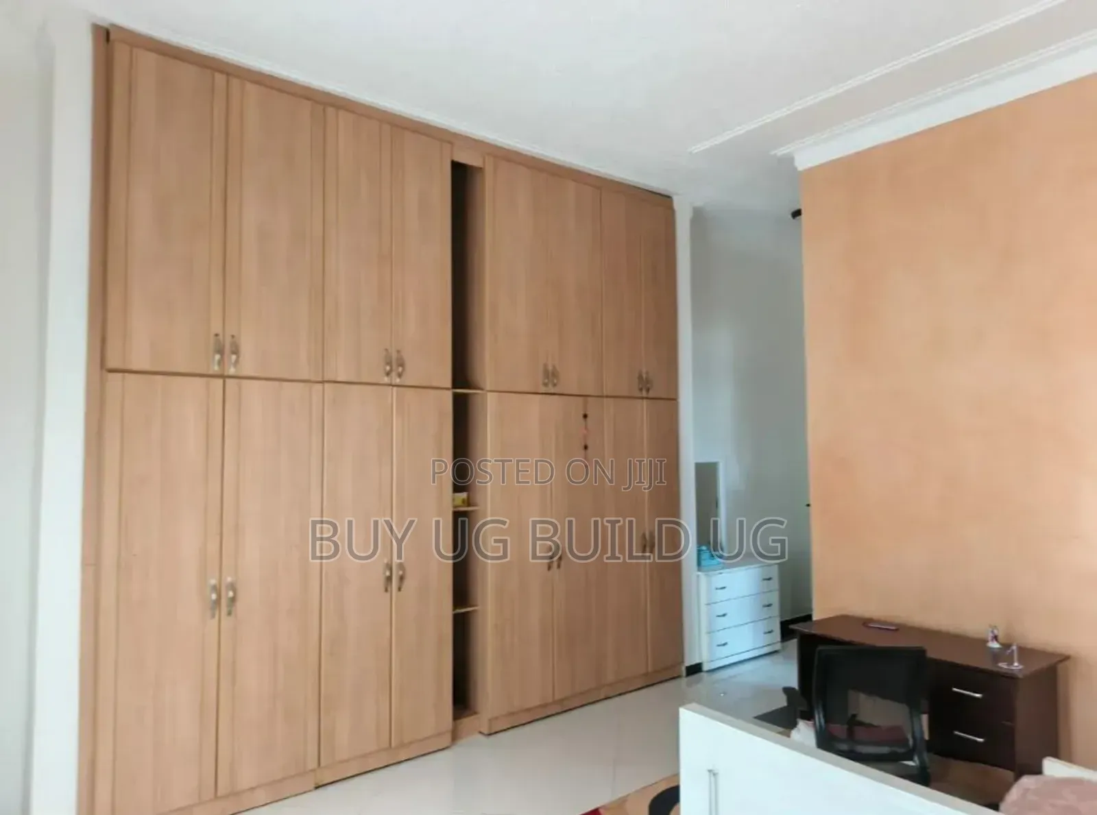 4bdrm Bungalow in Kira Mamelto Road, Central Division for sale
