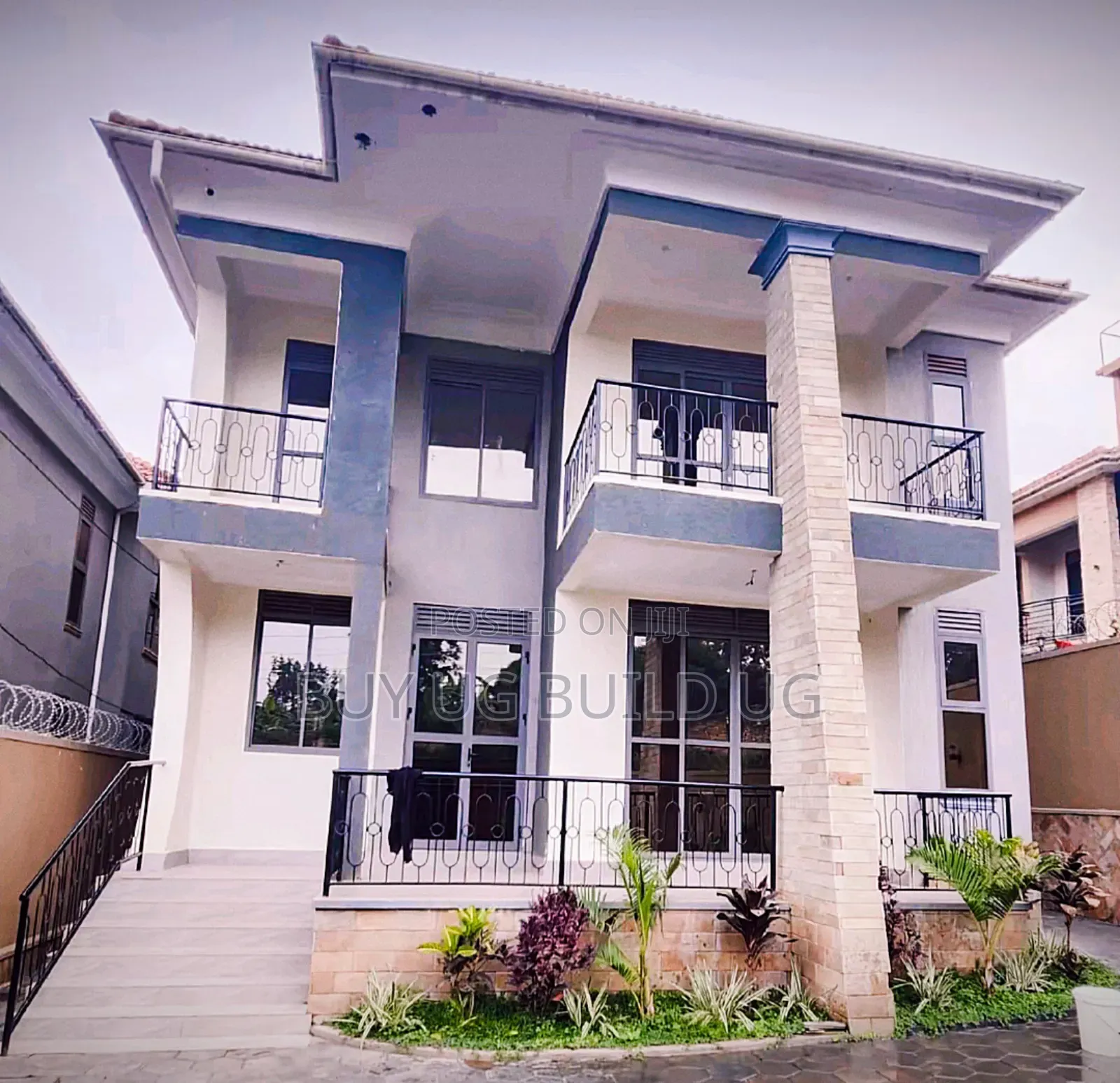4bdrm Duplex in Kira Mamelto Road, Central Division for sale