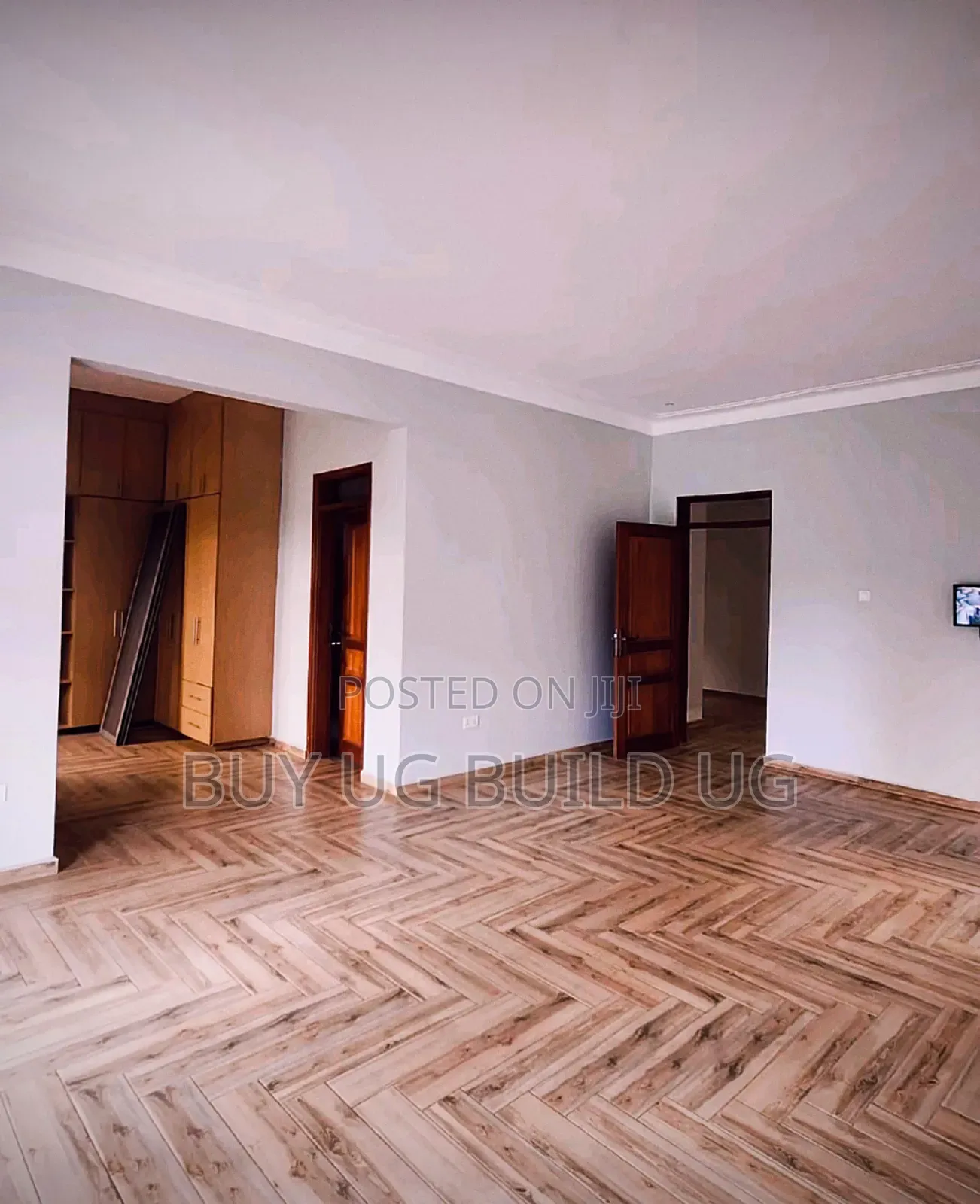 4bdrm Duplex in Kira Mamelto Road, Central Division for sale