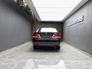 Toyota Crown 2013 Black