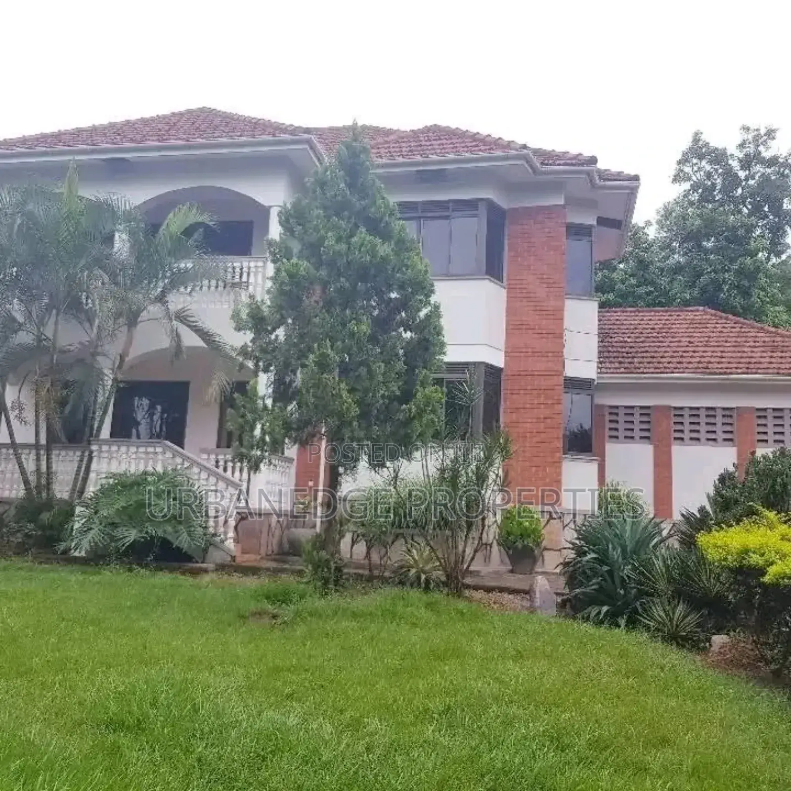 5bdrm Mansion in Konge Lukuli, Central Division for rent