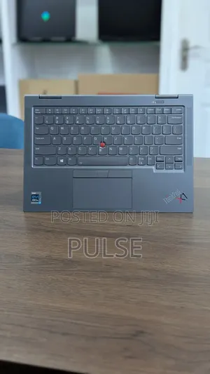 Laptop Lenovo ThinkPad X1 Yoga Gen 8 16GB Intel Core i7 SSD 512GB
