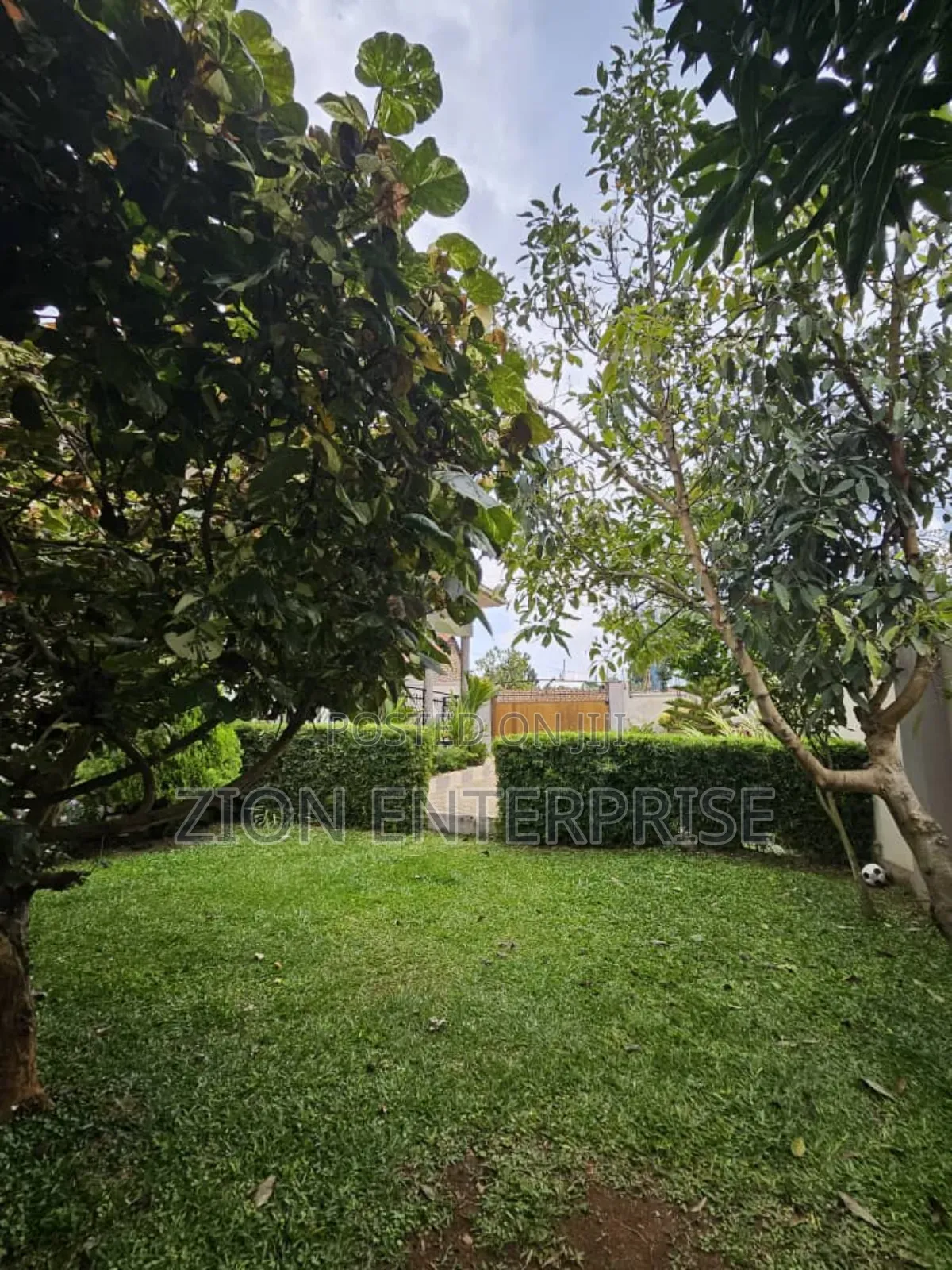 Furnished 4bdrm House in Nama for sale