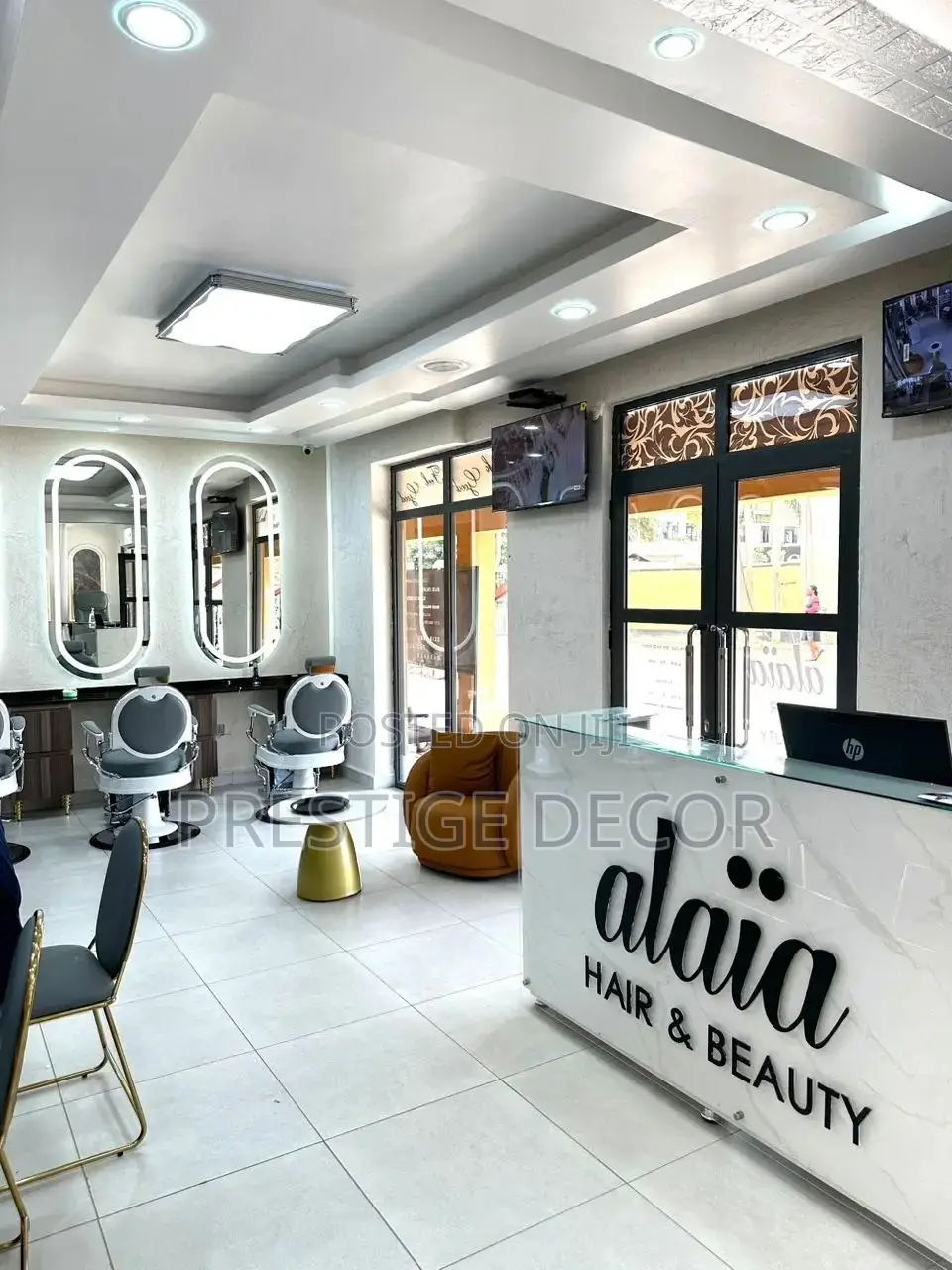 Salon Decor