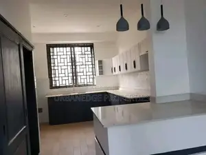 5bdrm Villa in Munyonyo, Central Division for rent