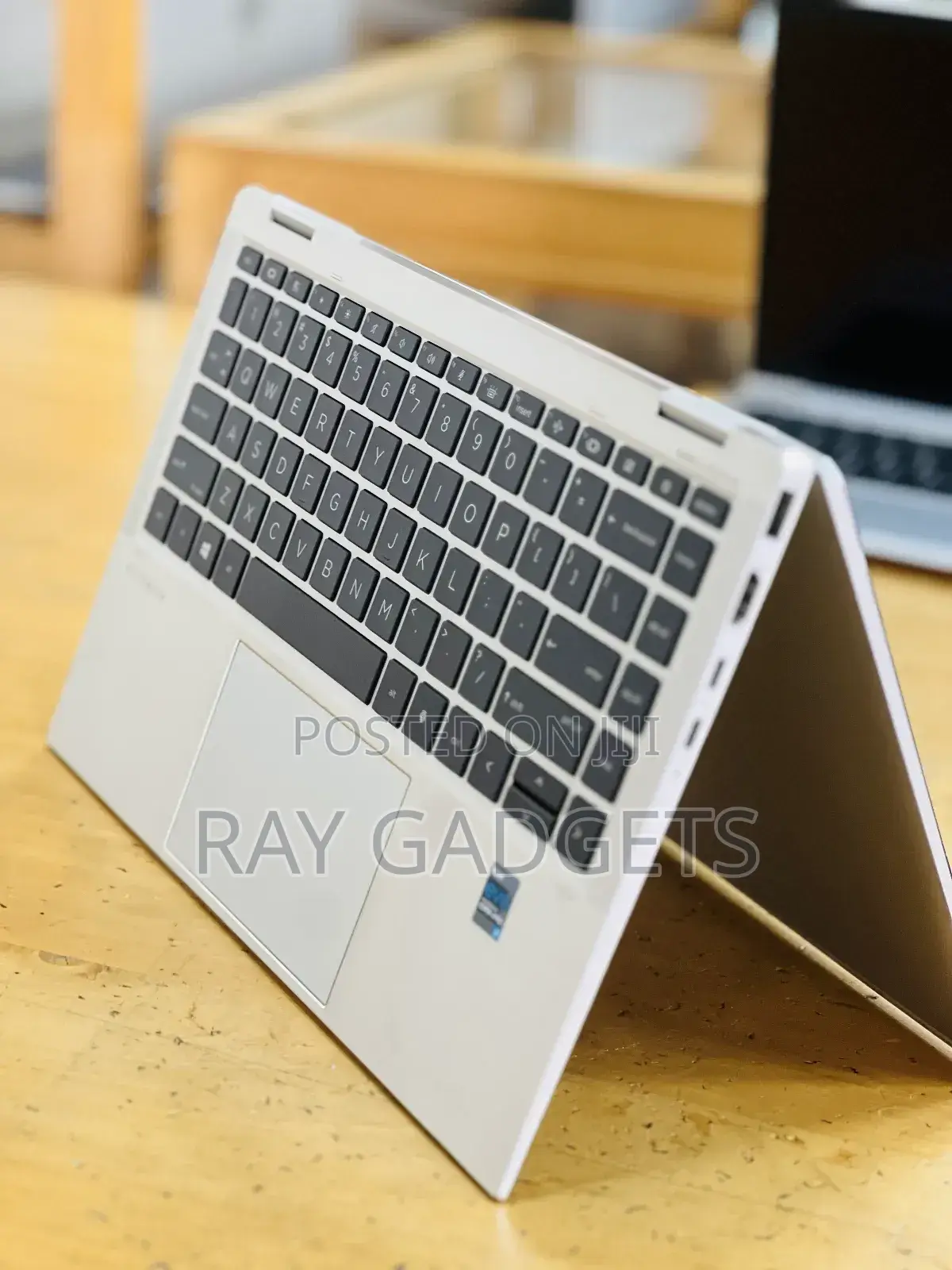 New Laptop HP EliteBook x360 1040 G5 16GB Intel Core i7 SSD 256GB