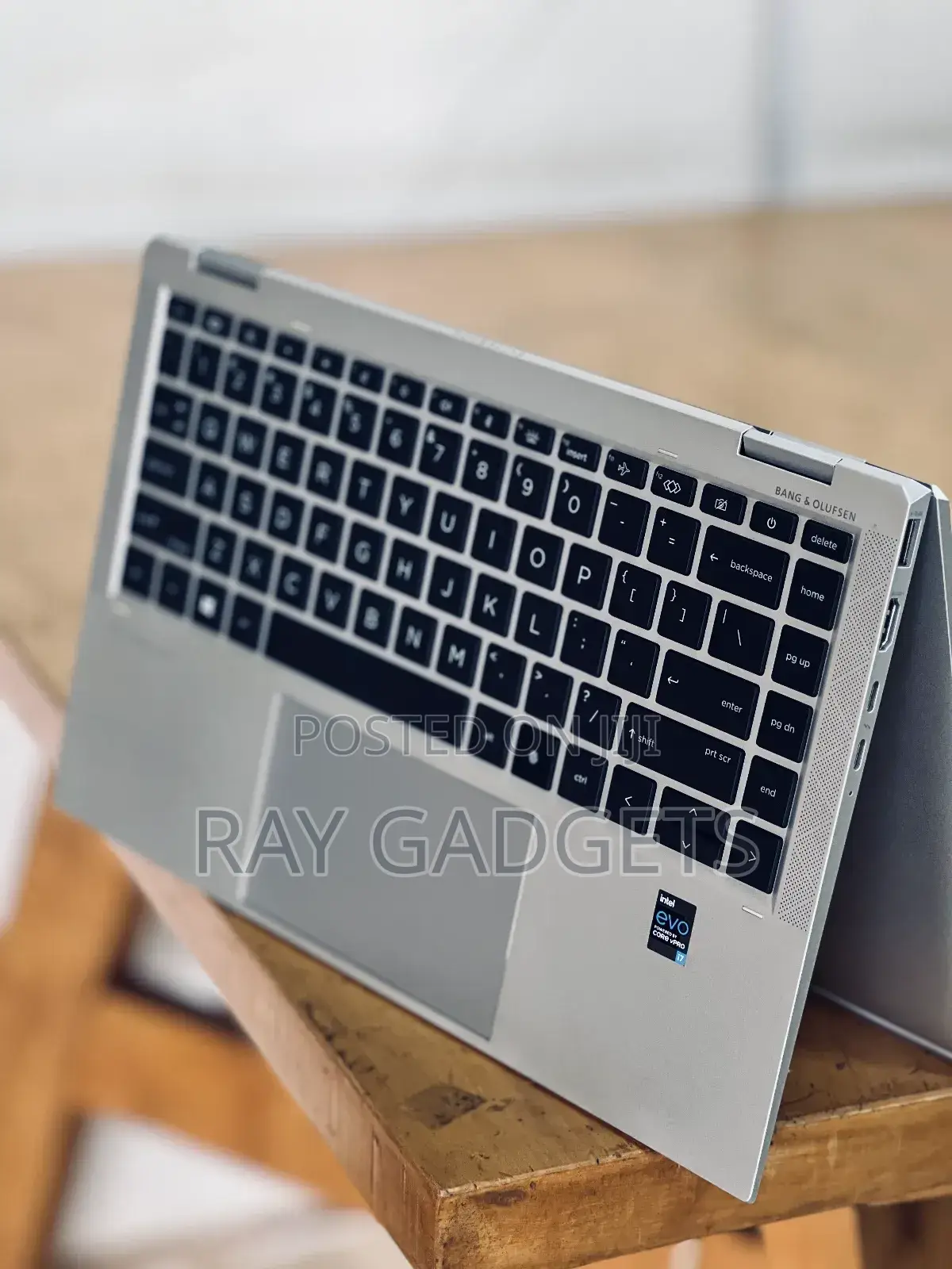 New Laptop HP EliteBook 1040 G4 8GB Intel Core i7 SSD 256GB