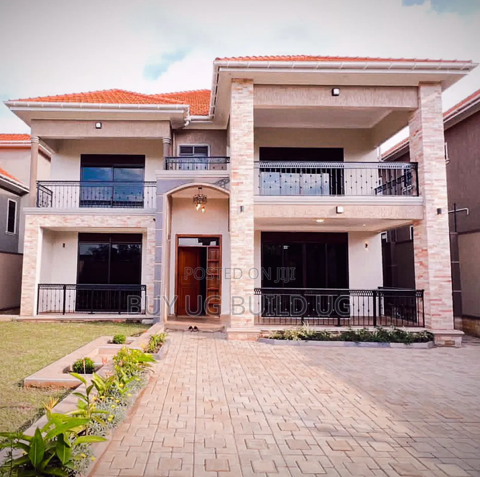5bdrm Mansion in Kira Town, Central Division for sale