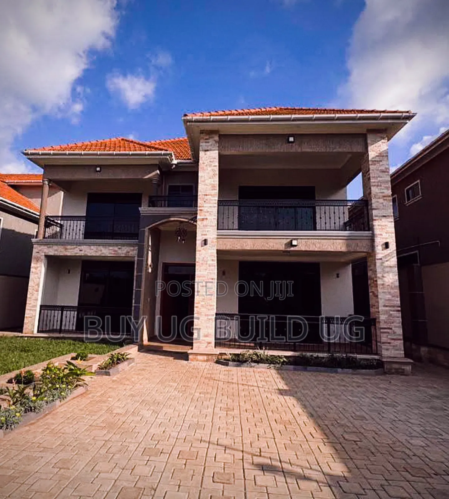 5bdrm Mansion in Kira Town, Central Division for sale