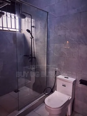 5bdrm Mansion in Kira Town, Central Division for sale
