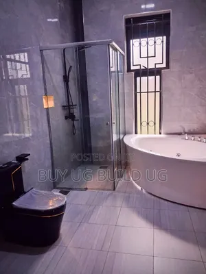 5bdrm Mansion in Kira Town, Central Division for sale