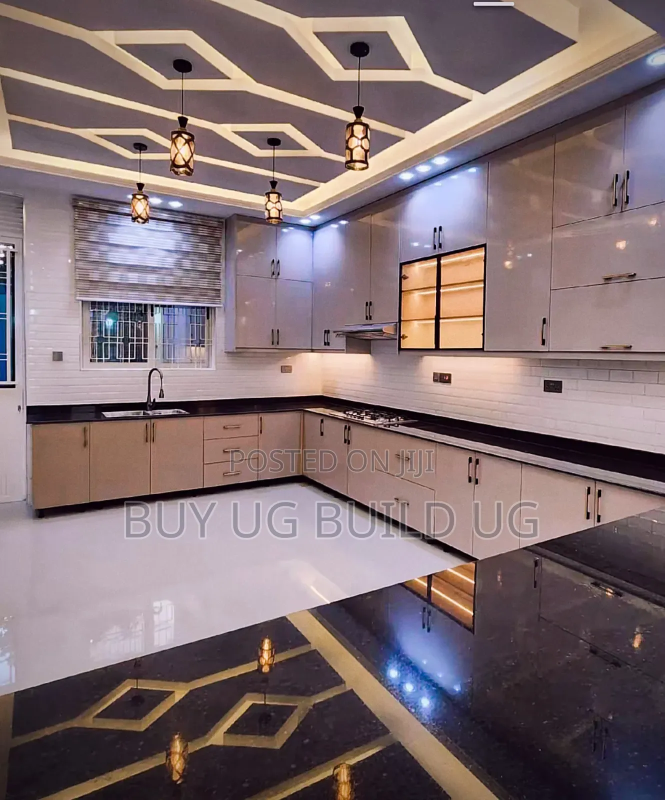 7bdrm Maisonette in Munyonyo, Central Division for sale