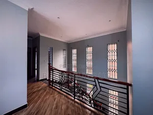 5bdrm Duplex in Kyanja, Central Division for sale