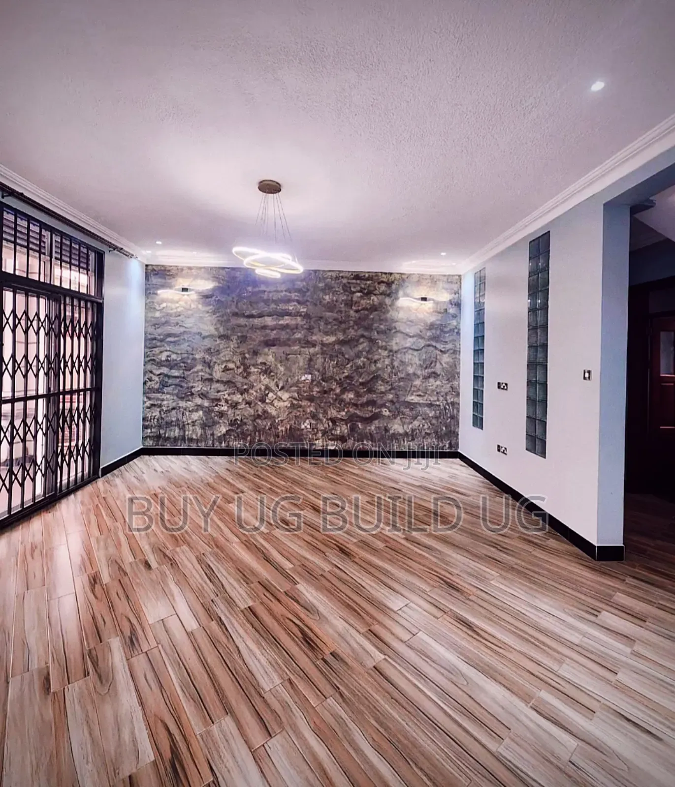 5bdrm Duplex in Kyanja, Central Division for sale