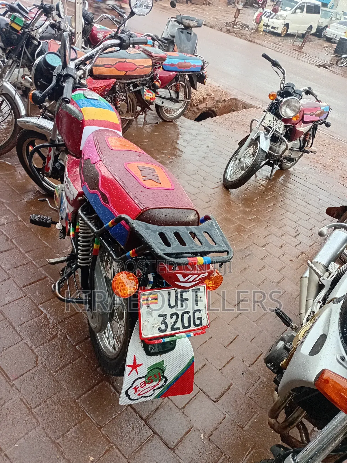 Bajaj Boxer 100 2024 Red