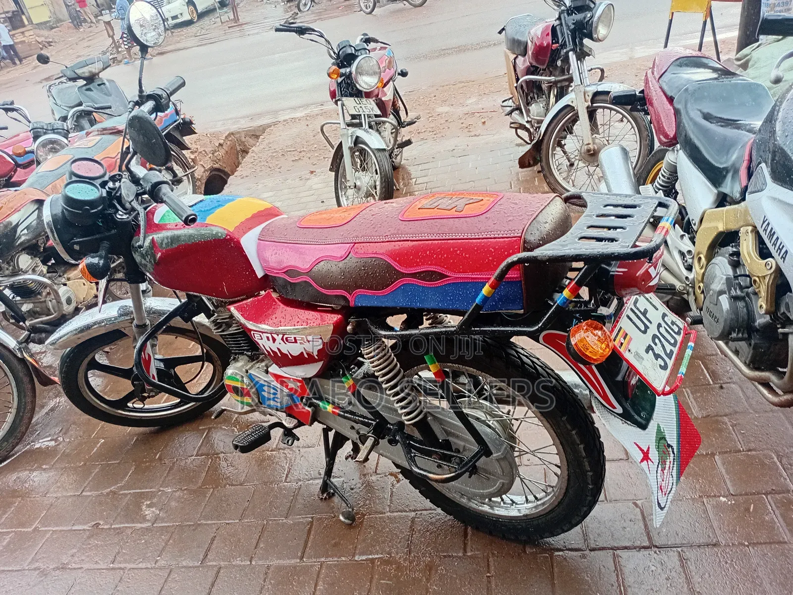 Bajaj Boxer 100 2024 Red