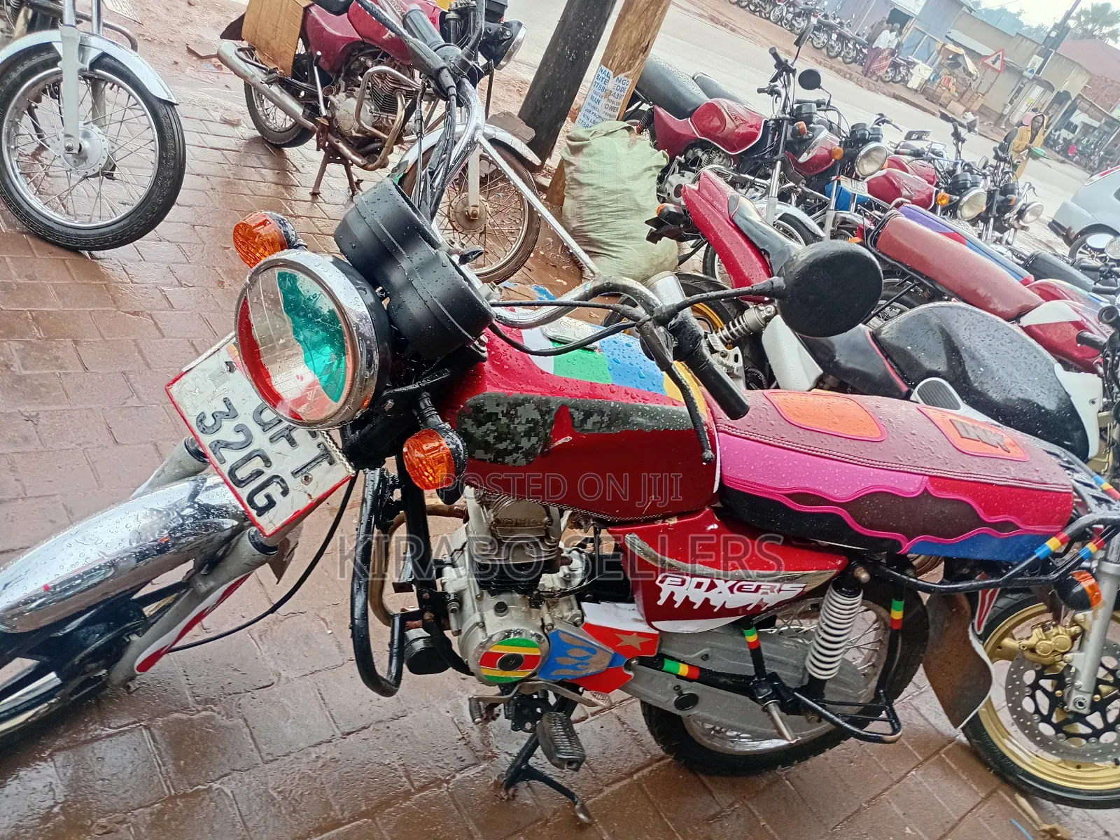 Bajaj Boxer 100 2024 Red