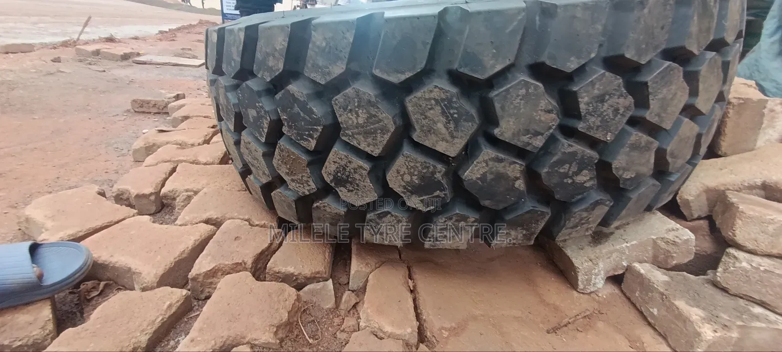395/85r20 Tires
