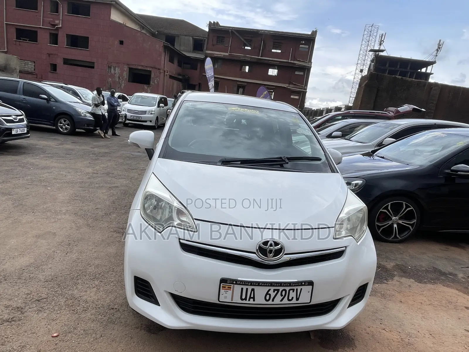 Toyota Ractis 2013 Silver