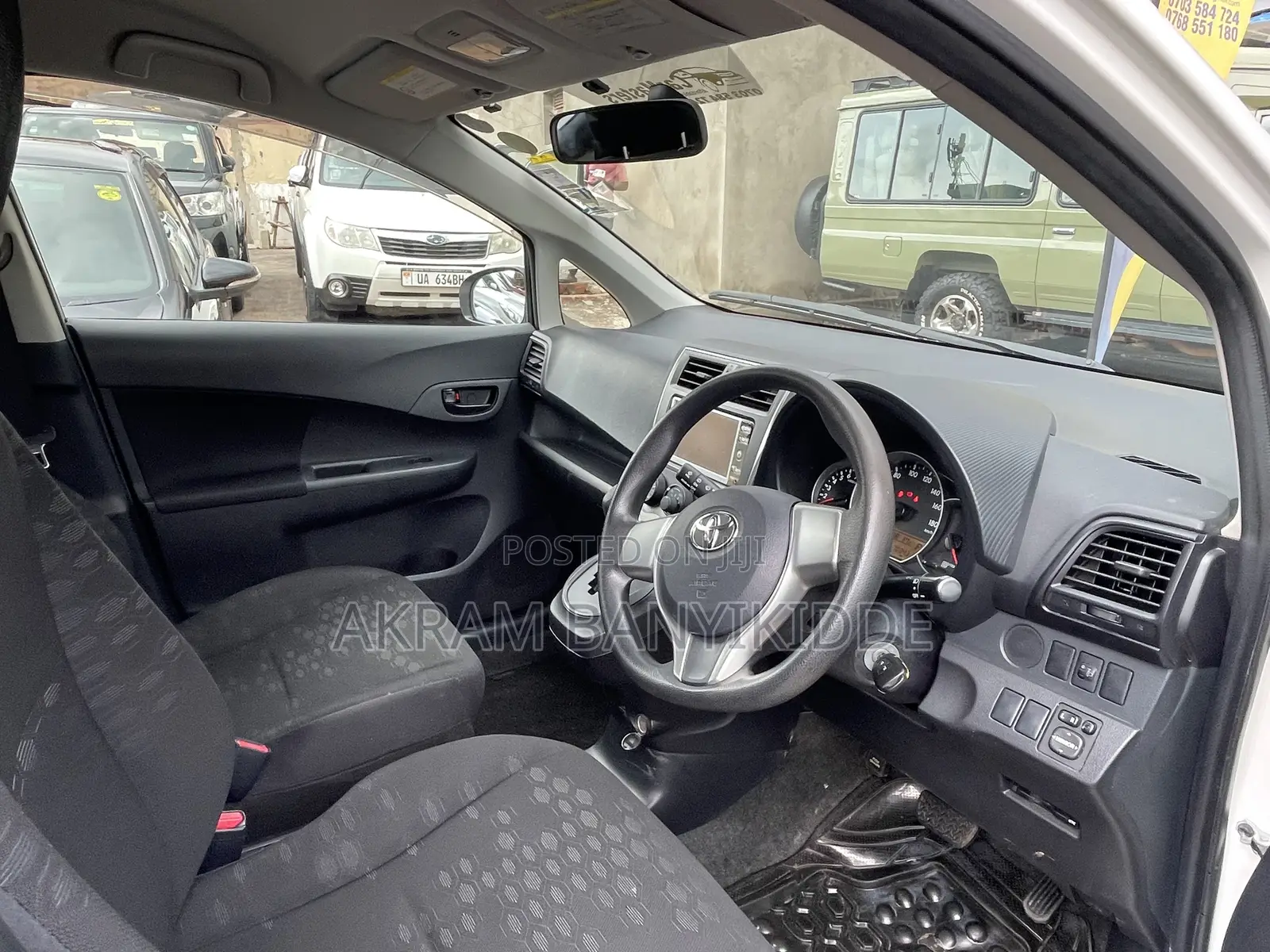 Toyota Ractis 2013 Silver