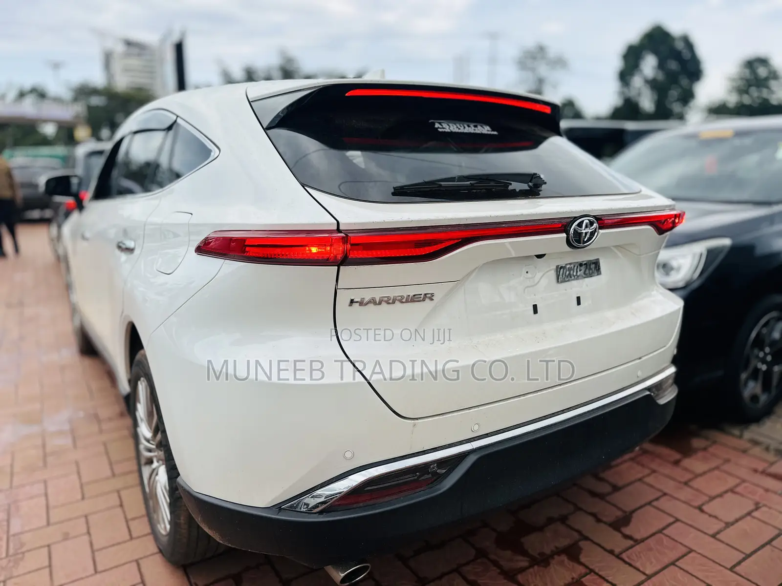 Toyota Harrier 2.0 2020 White
