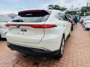 Toyota Harrier 2.0 2020 White