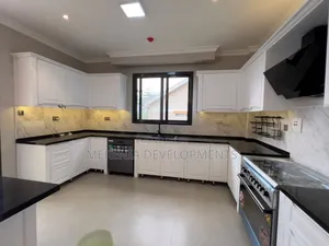 Furnished 4bdrm Condo in Kololo, Central Division for sale