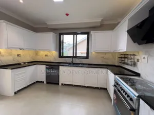 Furnished 4bdrm Condo in Kololo, Central Division for sale