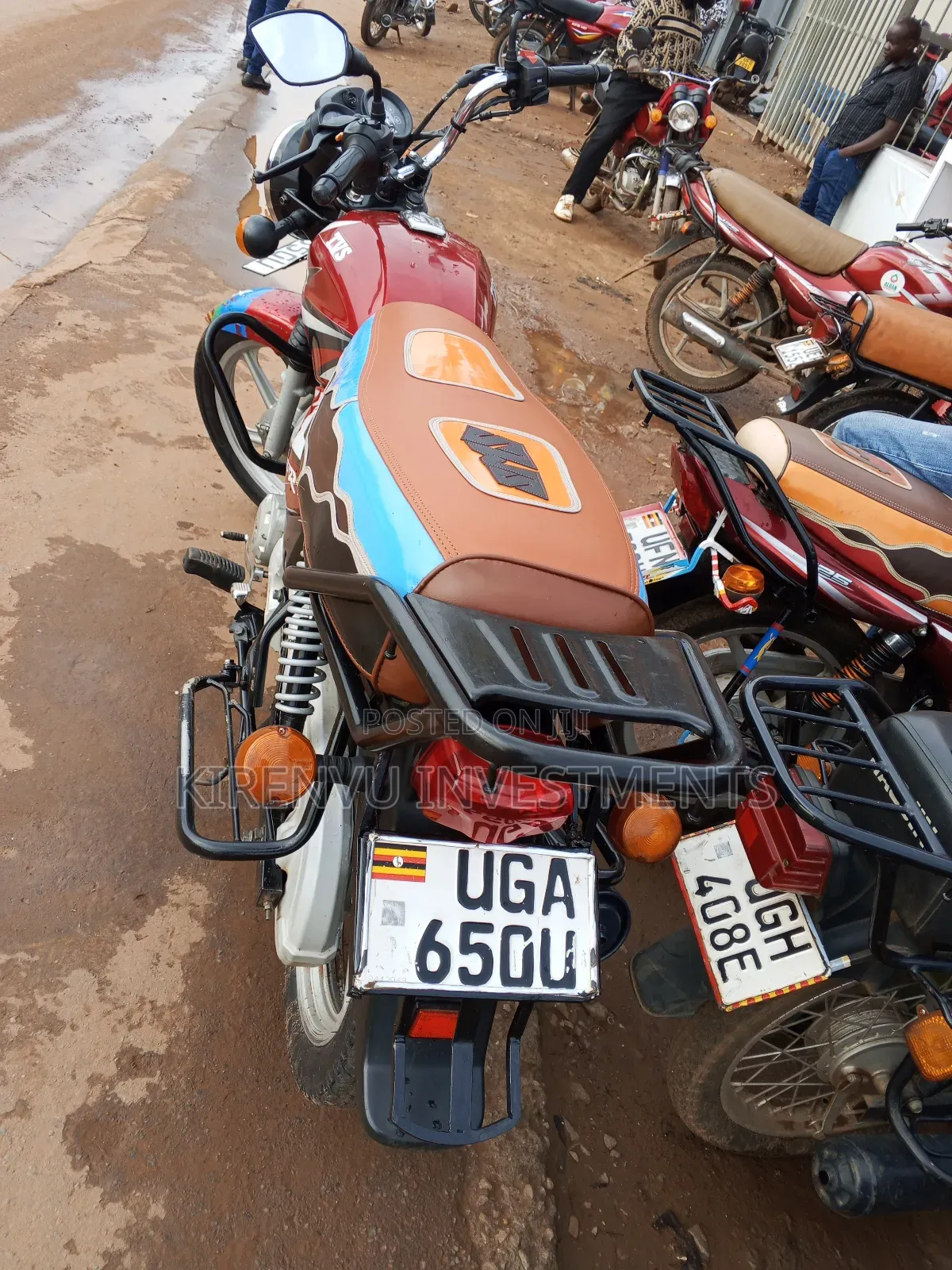 TVS HLX 125 2020 Red