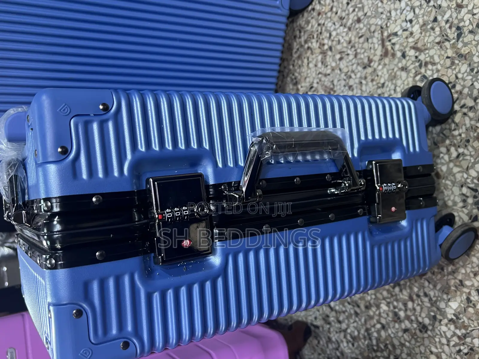 Original Plastic Suitcase in D Favor Type
