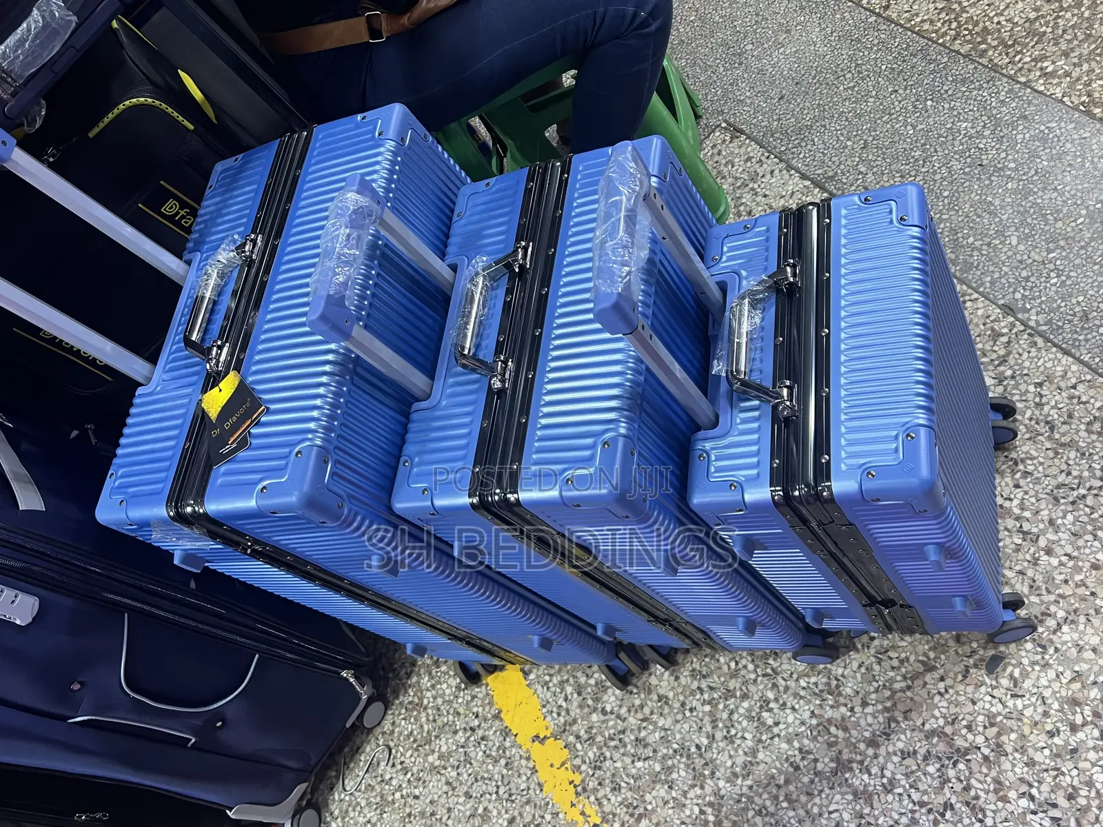 Original Plastic Suitcase in D Favor Type