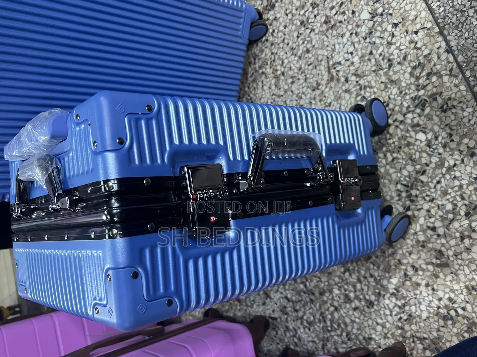 Original Plastic Suitcase in D Favor Type