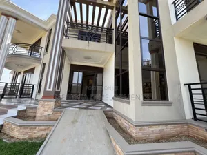 5bdrm House in Bwebajja, Central Division for sale
