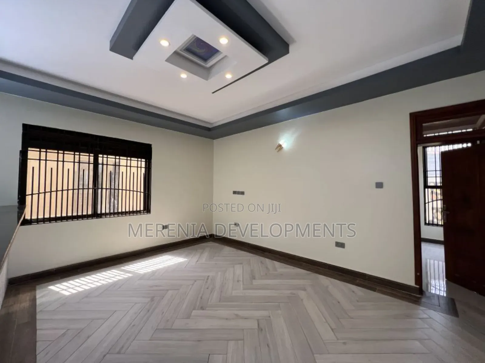 5bdrm House in Bwebajja, Central Division for sale