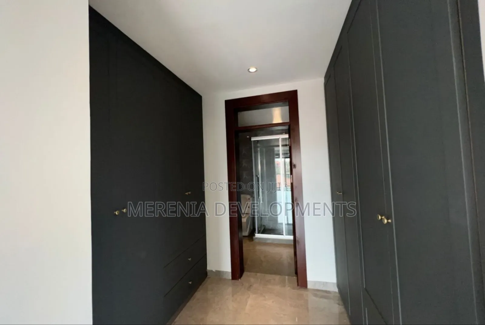 3bdrm Apartment in Kyambogo, Nakawa for rent