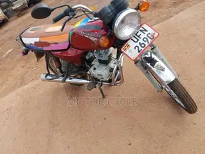Bajaj Boxer 100 2025 Red