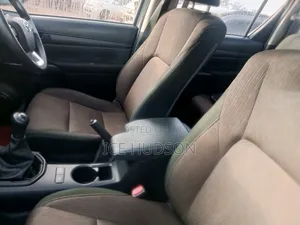 Toyota Hilux 2013 White